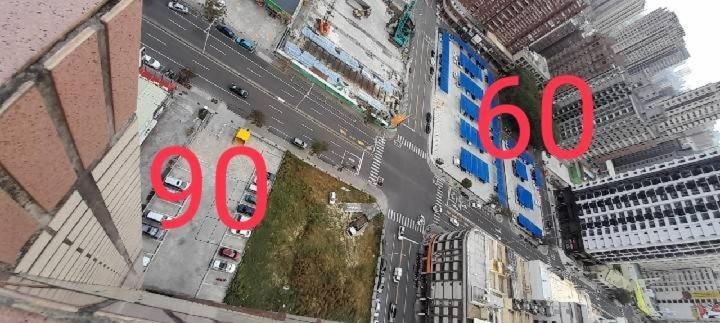 花的家 高鐵左營站前2號出口高鐵路步行3分鐘 最多6位可入住 3間卧房 月租長租 Гаосюн Экстерьер фото